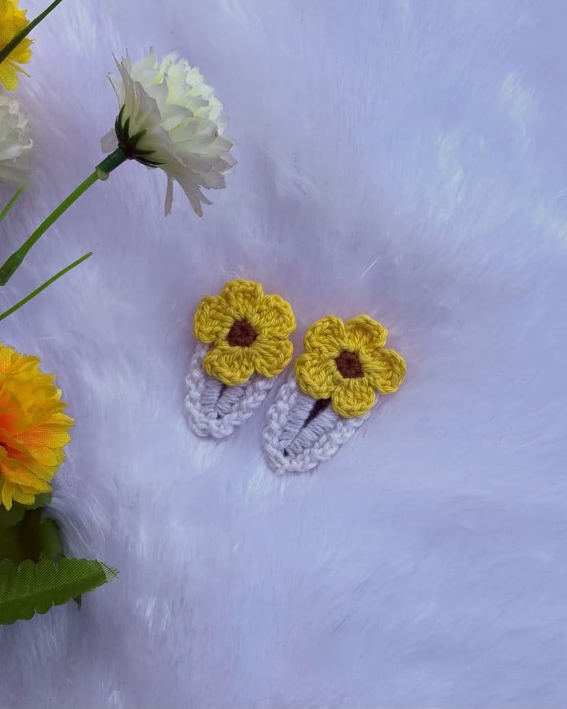 Crochet Floral Clip